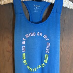 Brooks Distance Graphic Tank “Run Happy” Blue Women’s Medium